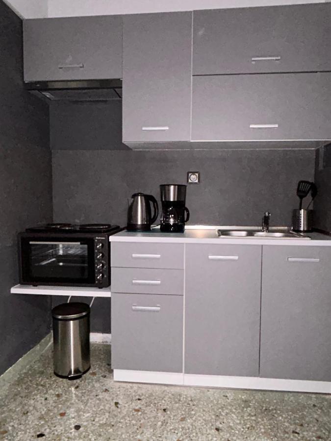 Theodora's Cozy Apartment *